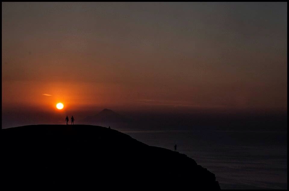 Isole eolie in barca a vela ánemos del mediterraneo..
